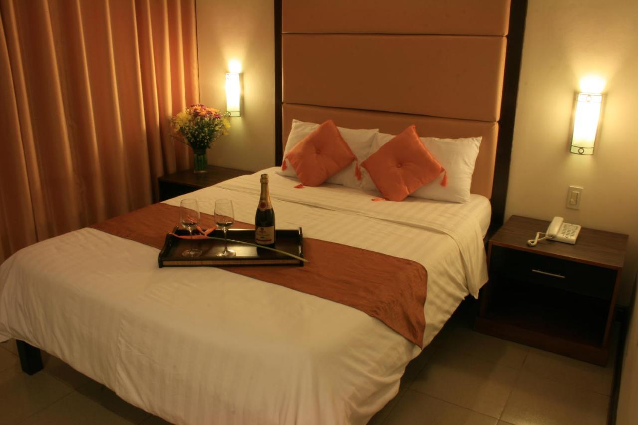 O Hotel Bacolod Exterior foto